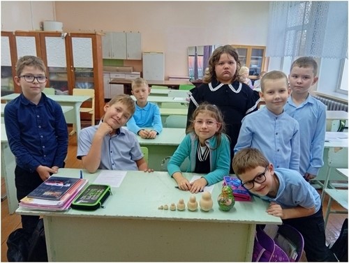 Час фольклора «Матрешка — символ России».